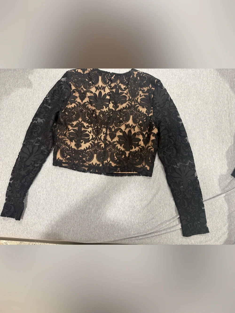 H&M Black Lace Long-Sleeve Cropped Top